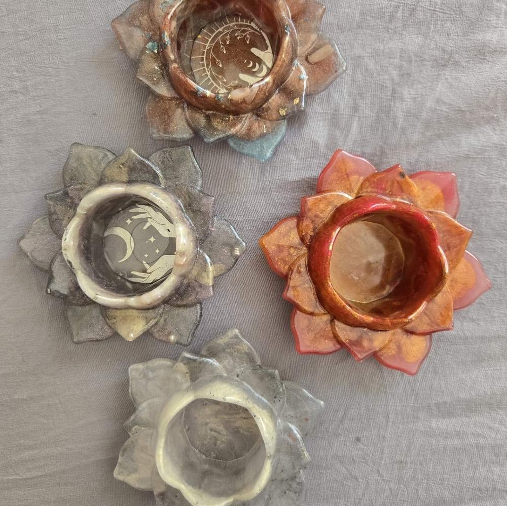 Resin tealight holder
